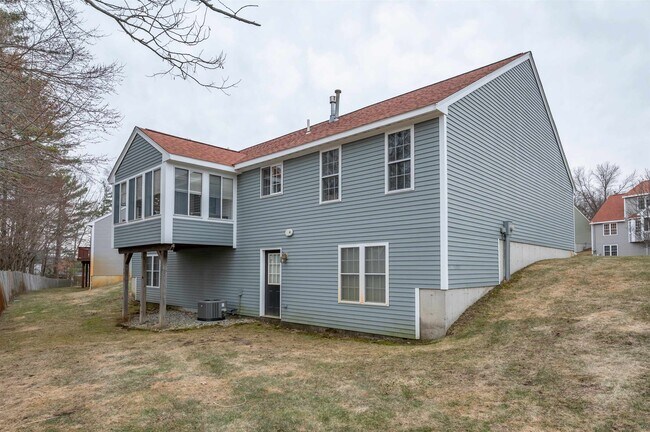 Building Photo - 4 Myopia Ln