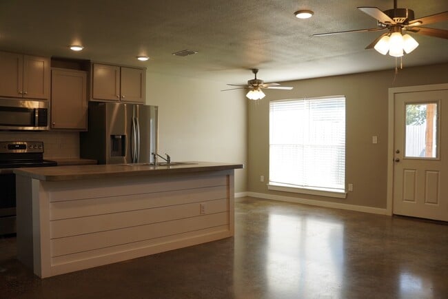 Building Photo - 434 Big Sky Loop