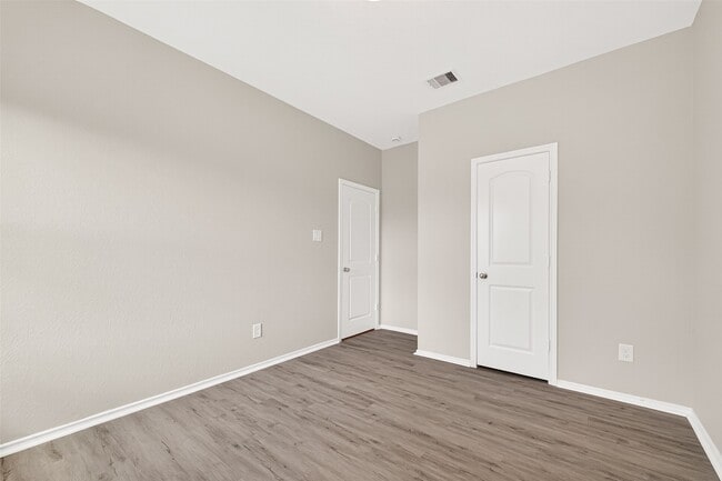 Building Photo - 20112 Leaf River Cir