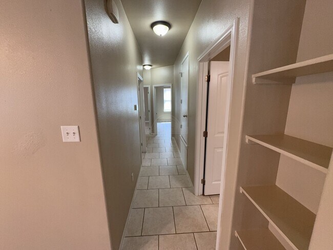 Building Photo - 1300 Vanguard Ln