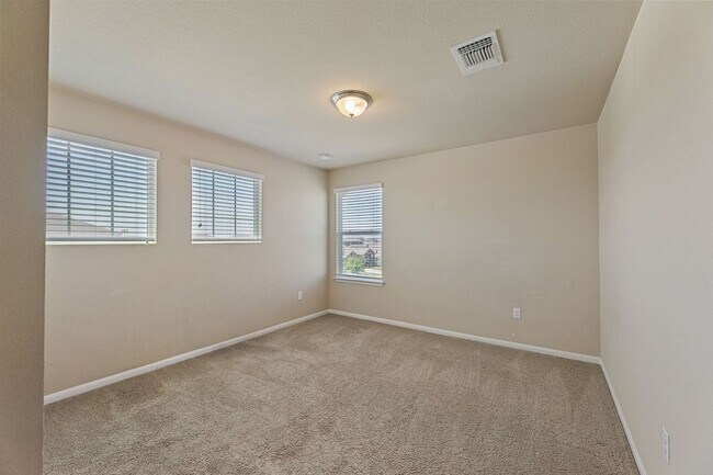 Building Photo - 122 Denton Dr