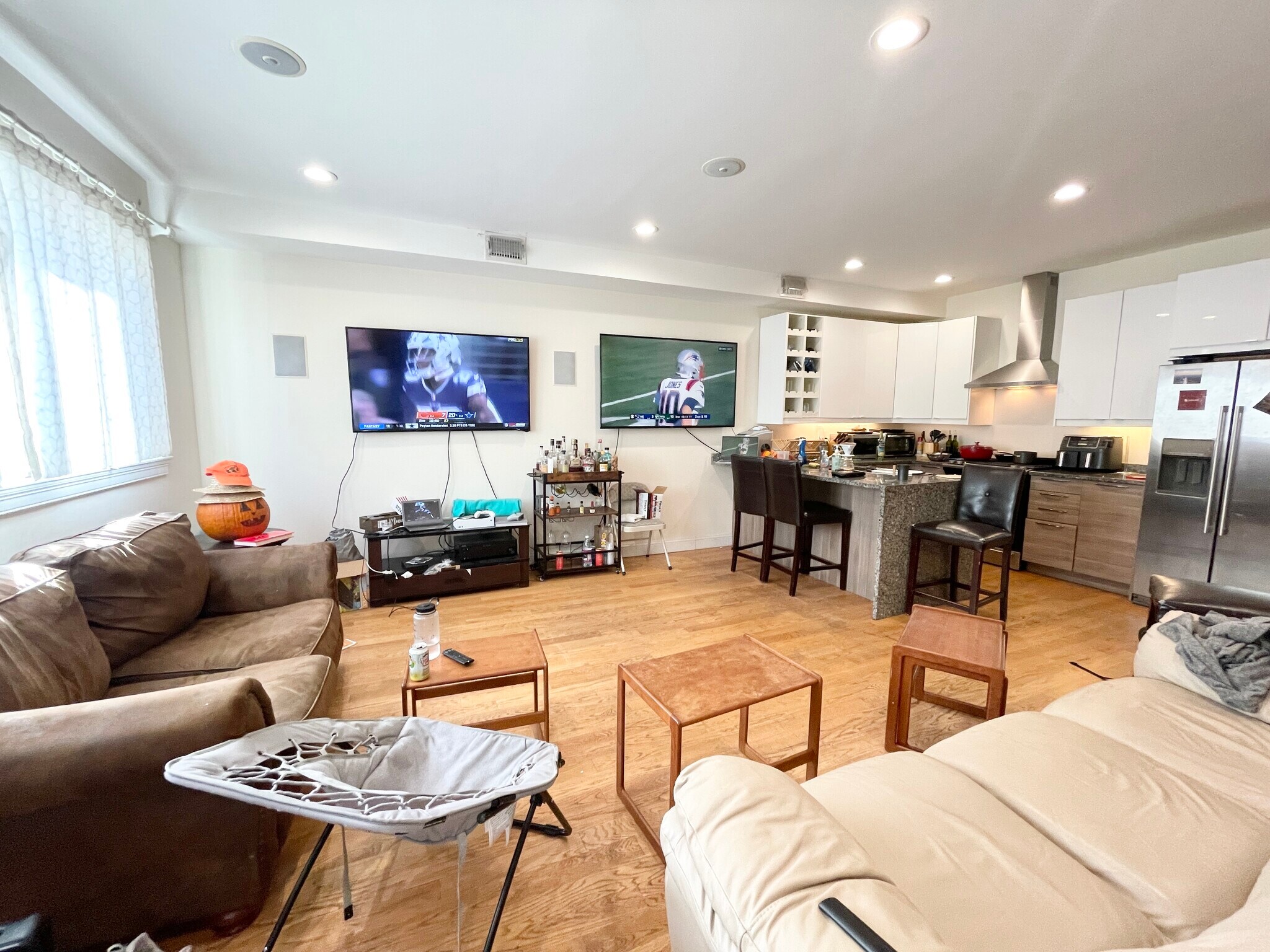 Building Photo - 283 Dorchester St