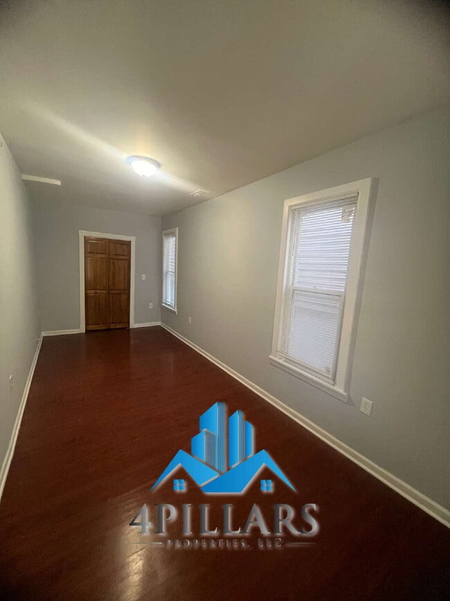 Building Photo - 5647 Sohl Ave