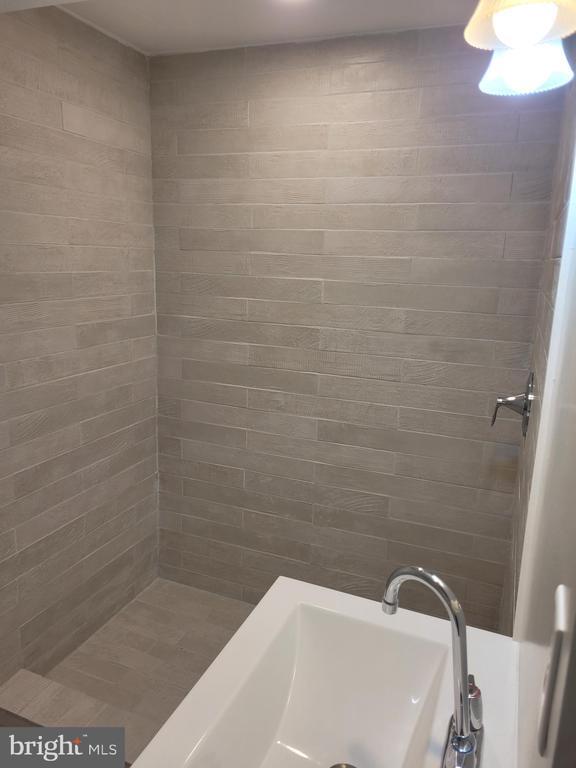 Building Photo - 10903 Exeter Ct