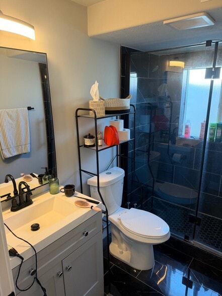 Building Photo - 2937 Hibler Dr