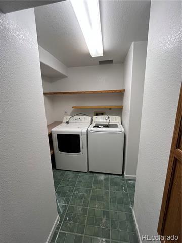 Building Photo - 1403 Loch Lomond Ave