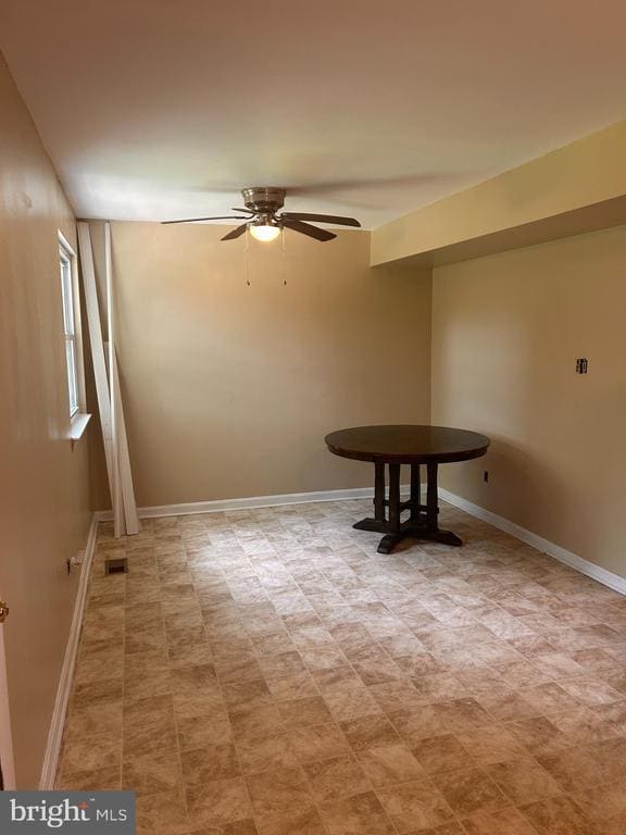 Building Photo - 1021 E Williams Cir