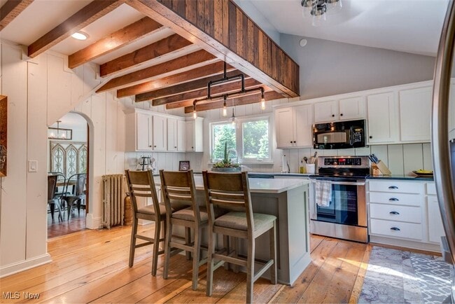 Building Photo - 6287 Riverview Rd