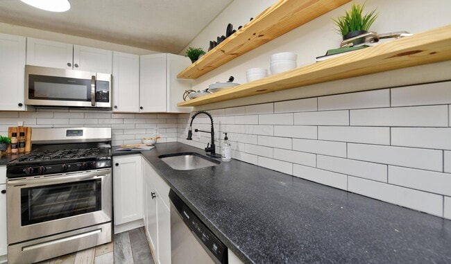 Building Photo - 1517 Hawthorne Ave