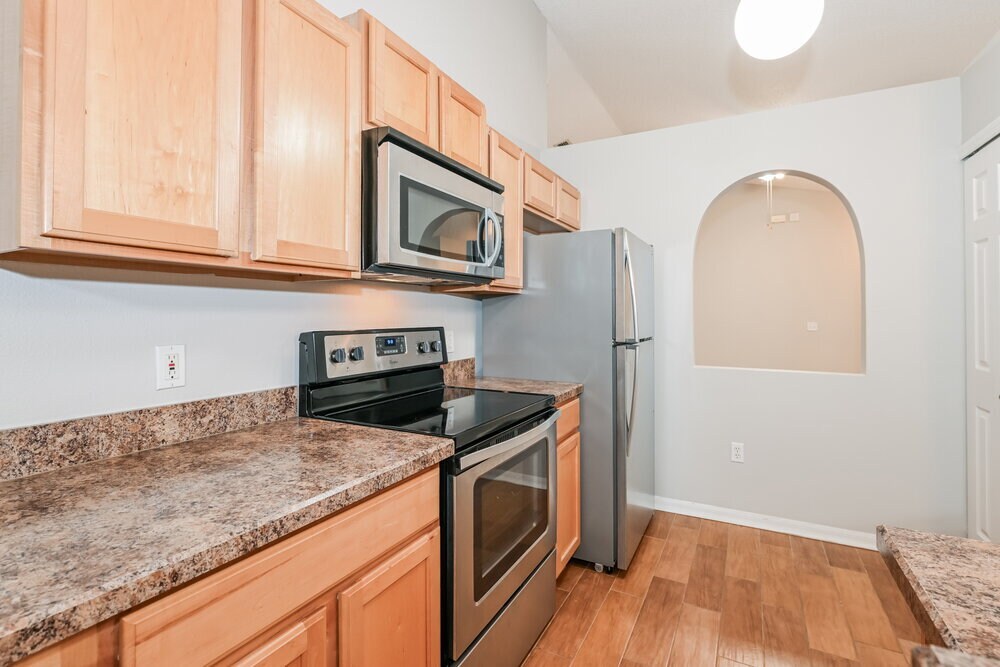 Building Photo - 8448 Oak Crossing Dr W