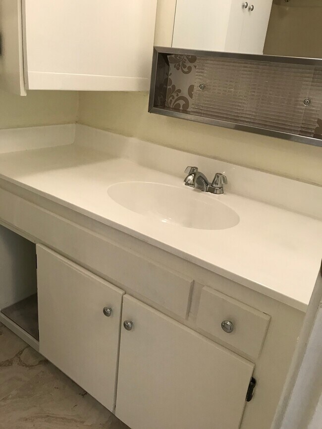 Building Photo - 2888 Ala Ilima St