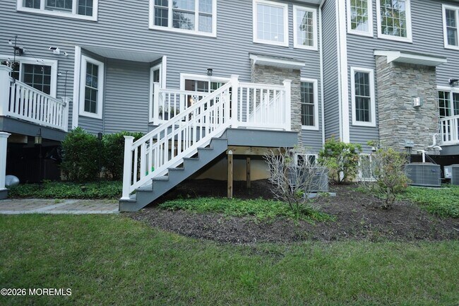 Building Photo - 10 Gonzalez Dr