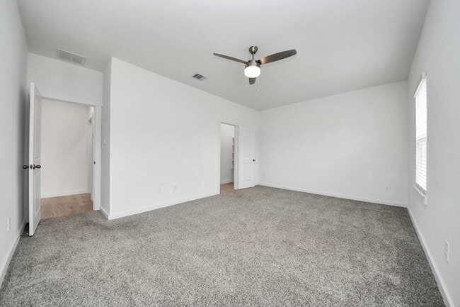 Building Photo - 7811 Bel Fiore Dr