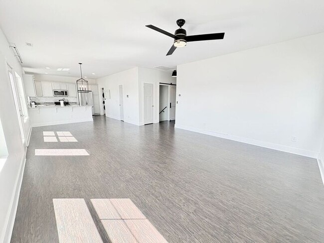 Building Photo - 211 Crooked Cedar Way