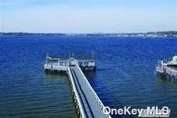 Building Photo - 433 Main St