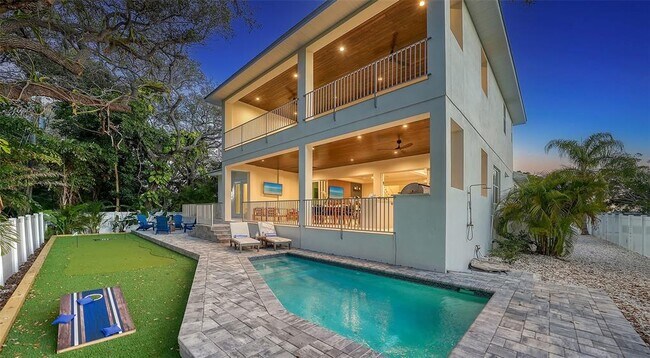 Building Photo - 1537 Siesta Dr