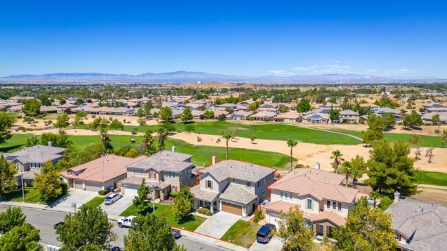 Building Photo - 3121 Club Rancho Dr