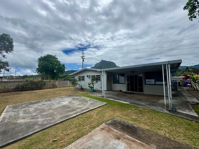 Building Photo - Single Family home in the the Olomana neig...
