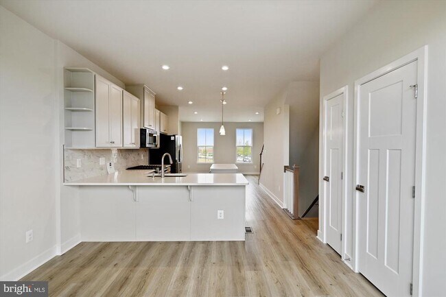 Building Photo - 4328 Ellipse Ter