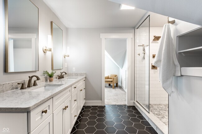 Building Photo - 1330 Marlowe Ave