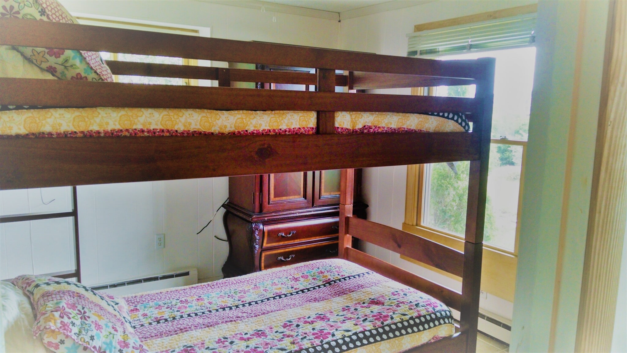 1st floor children's bedroom - bunk beds - 3 Dubois Dr