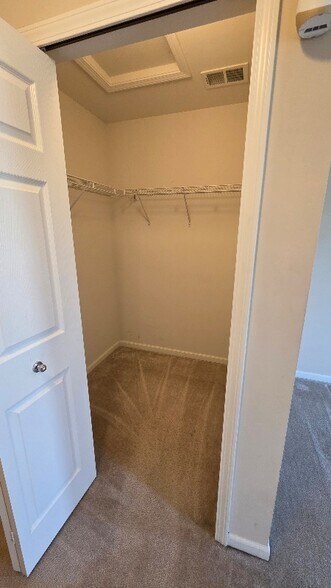 Building Photo - 2393 Arcadia Dr