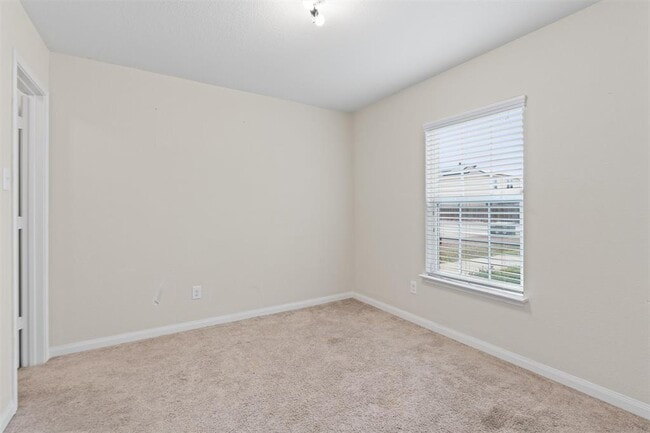 Building Photo - 360 Farmer Ln