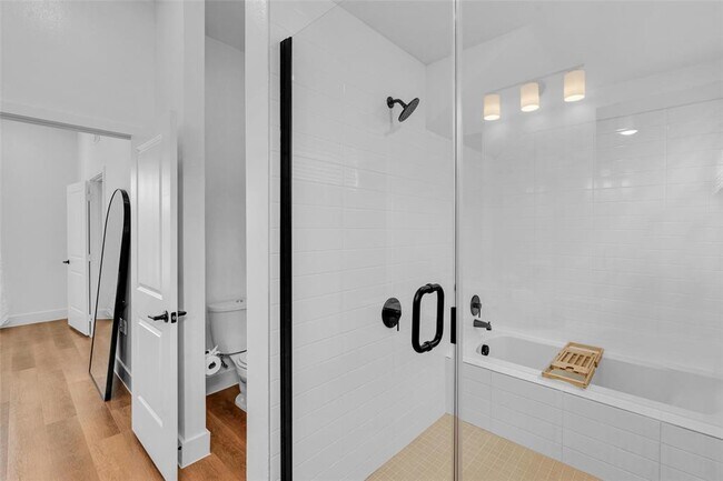 Building Photo - 1527A Crossbar Dr
