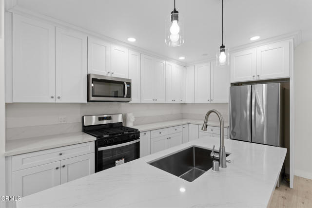 Building Photo - 4110 Verdugo View Dr