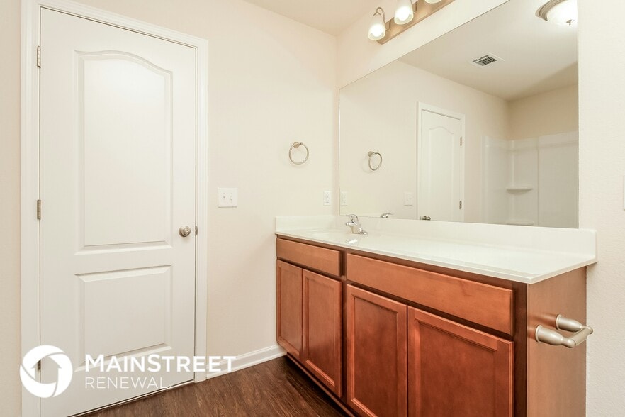 Building Photo - 2316 Bee Hive Dr