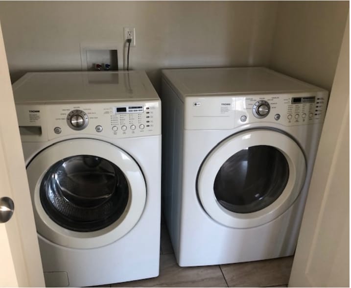 Washer & Dryer in House - 455 W 1140 N