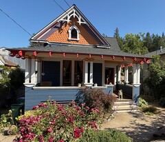 Building Photo - 409 E Main St