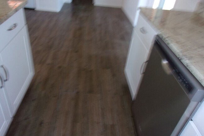 Building Photo - Great home in with great mountain views.