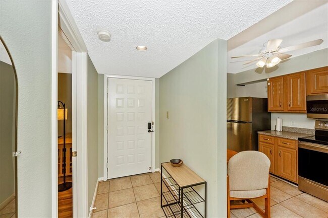 Building Photo - 5219 Lake Village Dr