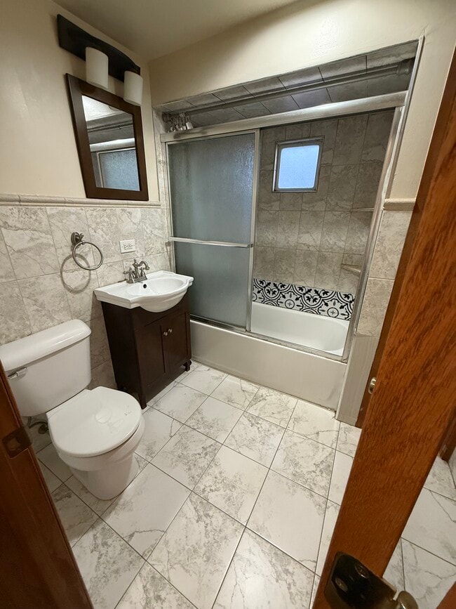 Building Photo - 5235 Long Ave