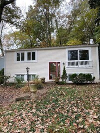 Building Photo - Single Family Home in Reston