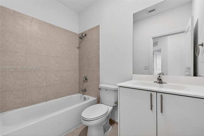 Building Photo - 2662 SE 10th St