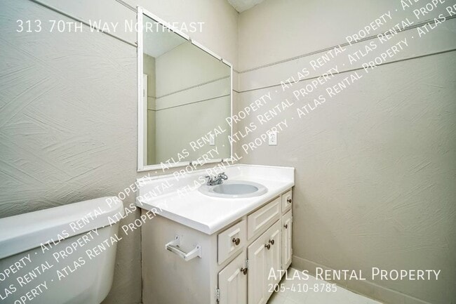 Building Photo - 313 70th NE Wy