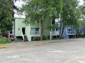 Building Photo - 2Bd/2Ba Seattle Condo