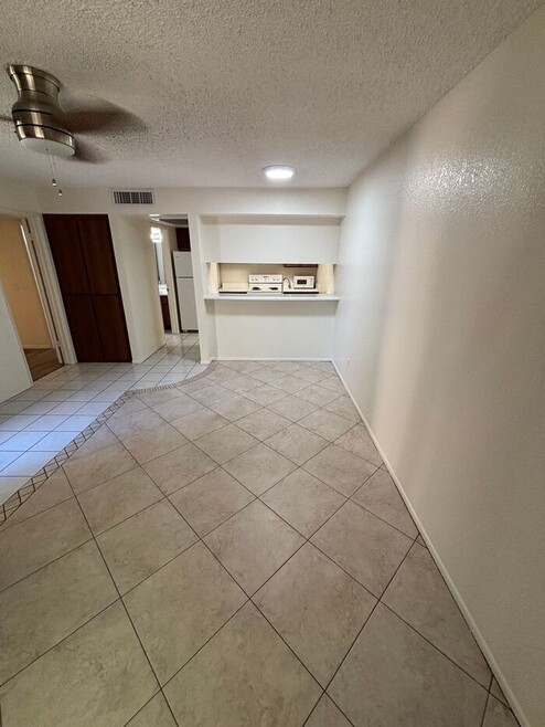 Building Photo - 1201 S McClintock Dr