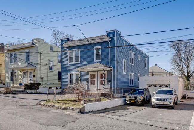 Building Photo - 7 4th St