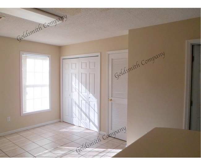 Building Photo - "3-Bed Duplex with 2 Full Baths at 209-A Springfield Circle, Easley!"