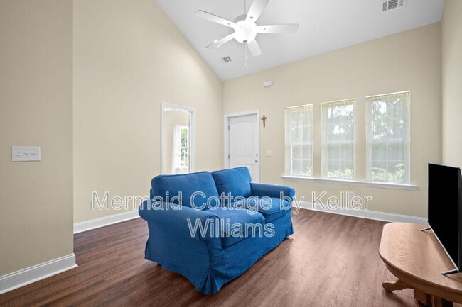 Building Photo - 222 Admiration Ave