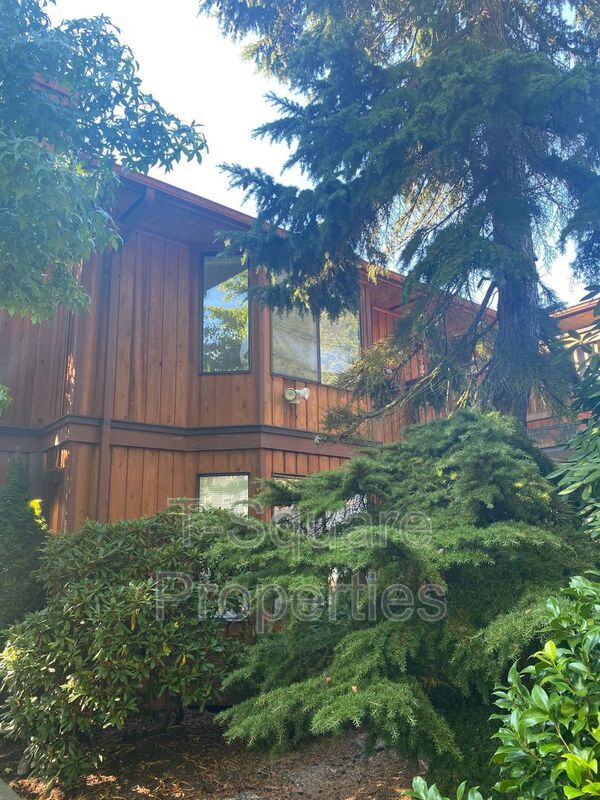 Primary Photo - 7125 Rainier Dr