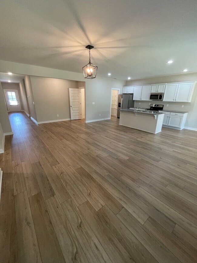 Building Photo - Home for Rent in Jasper, AL!!! Available to View with 48 Hour Notice!!! ***SIGN A 13 MONTH LEASE ...