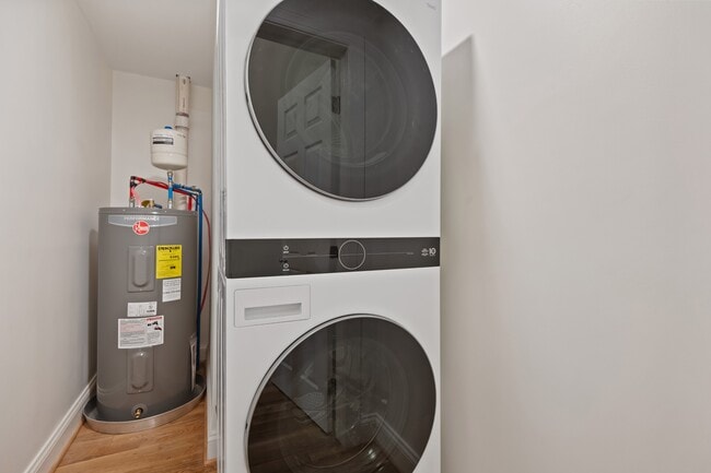 Building Photo - 2245 Eutaw Pl