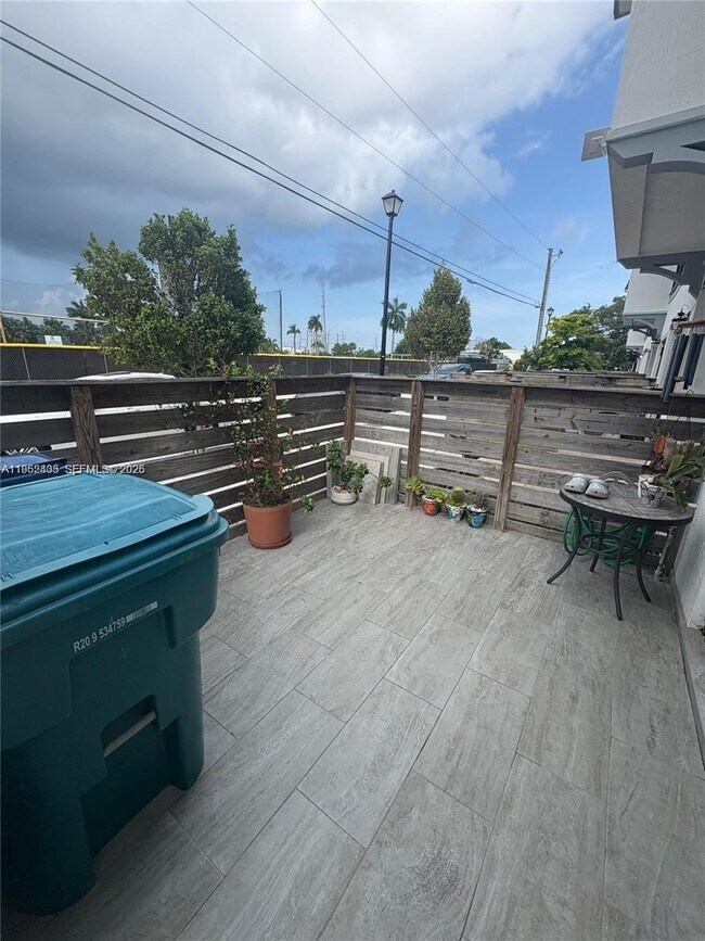 Building Photo - 13360 Tropical Ave