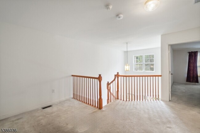 Building Photo - 143 Jackson Ave