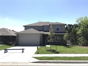 Building Photo - 2205 Bettylou Ln