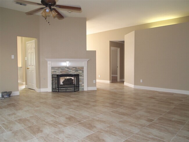 Building Photo - 20838 Kings Clover Ct